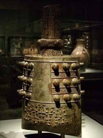 Zhou Dynasty ritual bell: Public Domain