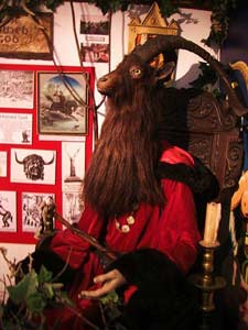 photo courtesy of midnightblueowl via C.C. license on Wikimedia photo courtesy of midnightblueowl via C.C. license on Wikimedia