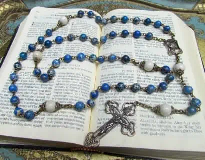 Heirloom Rosary on Scripture