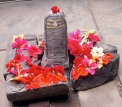Lingam adorned with flowers