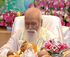 Maharishi Mahesh Yogi (1918-2008)