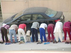 Muslims facing Mecca as they pray. Source: Slipsthelead@Flickr