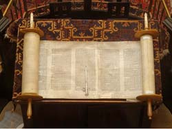 Title: a simple and unadorned Torah scroll Source: http://www.flickr.com/photos/lawriecate/3370859327/